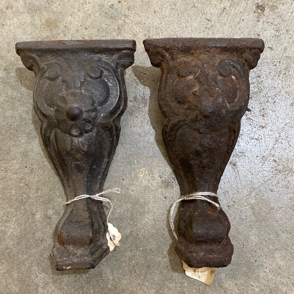 Iron claw feet for range or tub, 5 total